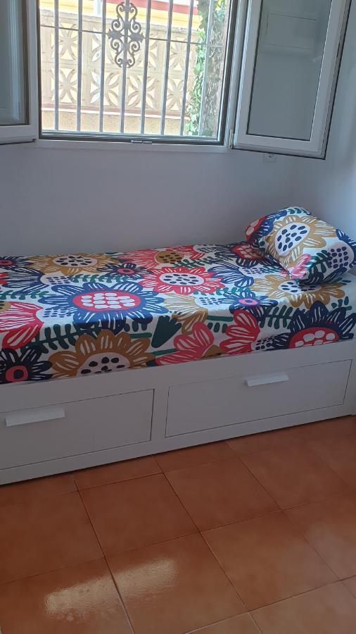 Apartamento Helena Рота Екстериор снимка